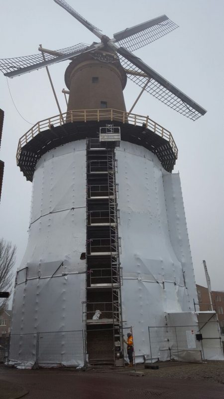 molen met krimpfolie