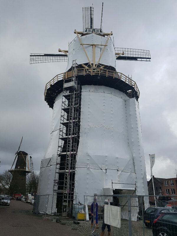 molen in krimpfolie
